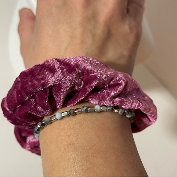 Handmade Black, White Adjustable Marbled Bracelet and matching Fuchsia S…​​ - Picture 4 of 4